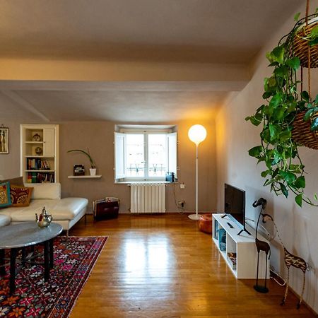 Cozy Apartment With A View On The City Walls لوكا المظهر الخارجي الصورة